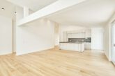 Besondere Ausstattung - Dachgeschosswohnung mit Fußbodenheizung und hohen Decken zum Erstbezug - Blick Richtung Einbauküche