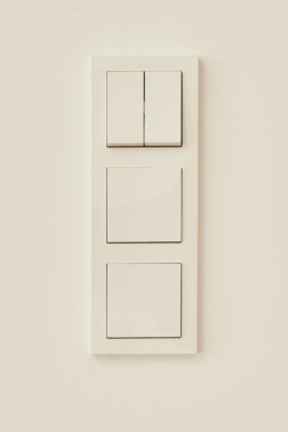 Details_ - Besondere Ausstattung – Dachgeschosswohnung mit Fußbodenheizung und hohen Decken zum Erstbezug