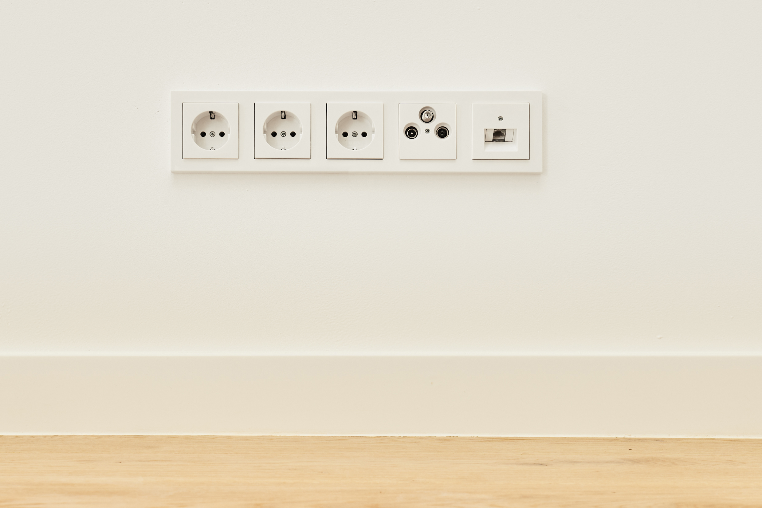 Details - Besondere Ausstattung – Dachgeschosswohnung mit Fußbodenheizung und hohen Decken zum Erstbezug