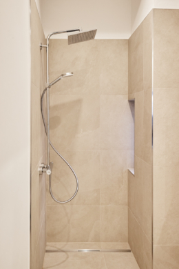 schöne Regendusche - Herrliche 3 Zimmerwohnung mit Einbauküche – Hannover Linden