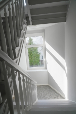 Treppenhaus Hinterhaus - **Verkauft** Vorder- und Hinterhaus mit 19 Wohneinheiten in Kleefeld