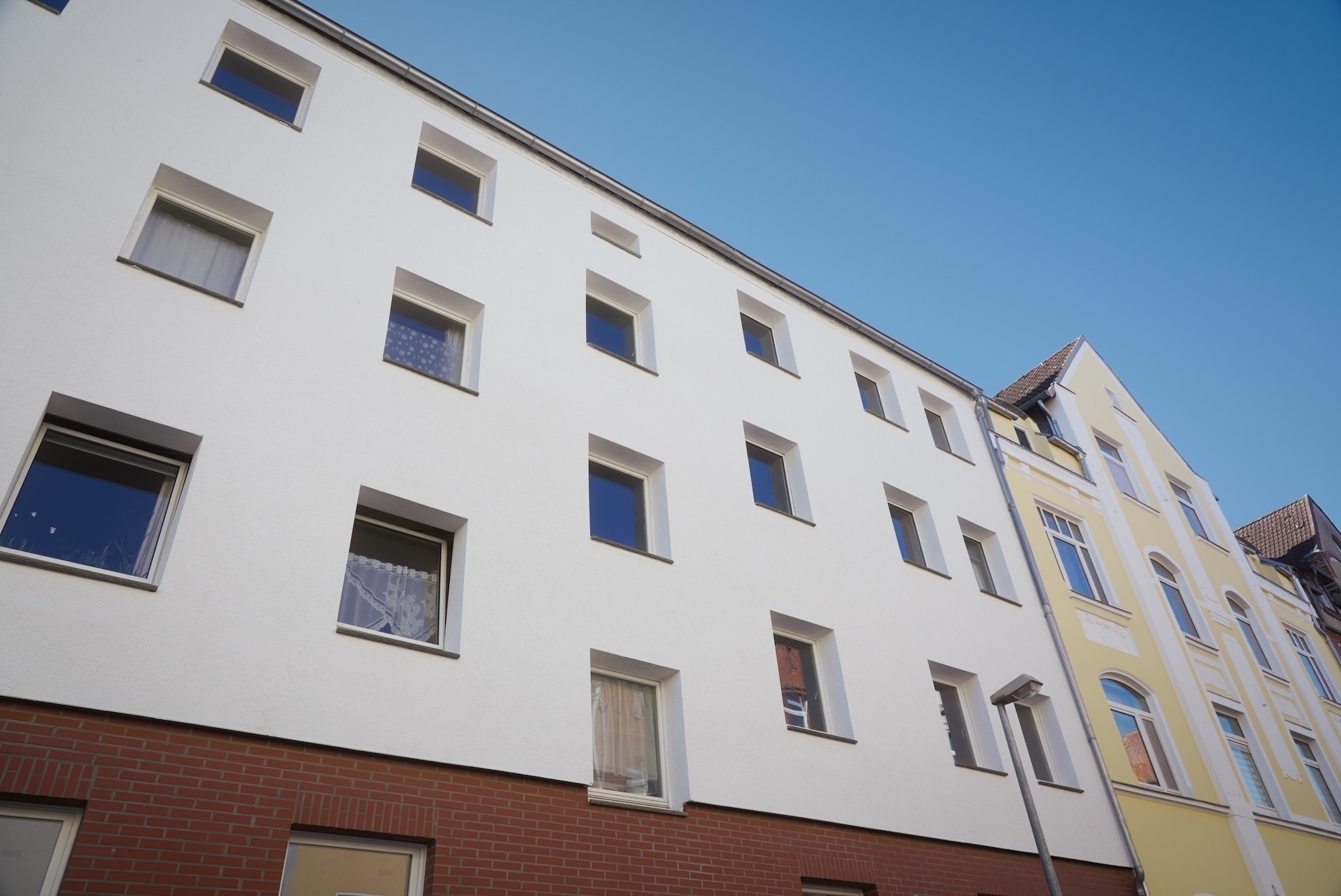 Vorderhaus Ansicht - **Verkauft** Vorder- und Hinterhaus mit 19 Wohneinheiten in Kleefeld