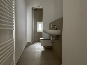 Badezimmer saniert - **Verkauft** Vorder- und Hinterhaus mit 19 Wohneinheiten in Kleefeld