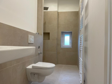 Badezimmer saniert - **Verkauft** Vorder- und Hinterhaus mit 19 Wohneinheiten in Kleefeld