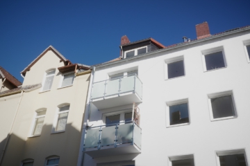 Vorderhaus Balkone - **Verkauft** Vorder- und Hinterhaus mit 19 Wohneinheiten in Kleefeld