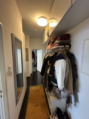 Flur - Aktuell Vermietete 2-Zimmerwohnung mit Balkon in Toplage am Moltkeplatz –