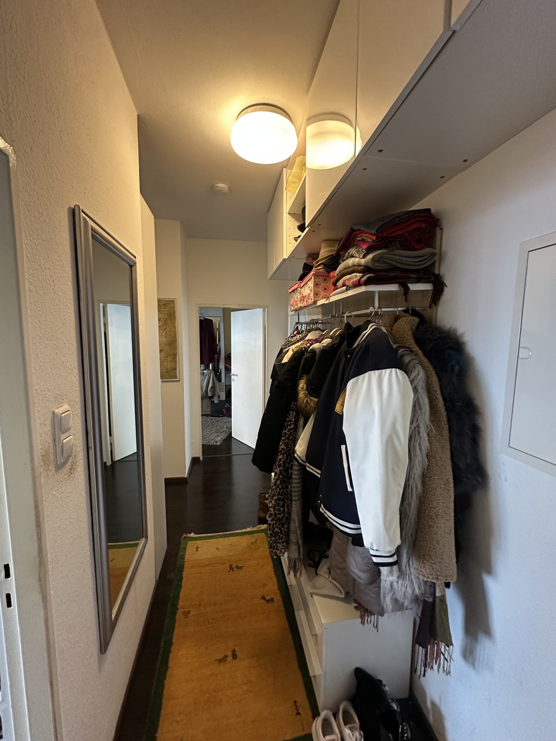 Flur - Aktuell Vermietete 2-Zimmerwohnung mit Balkon in Toplage am Moltkeplatz –