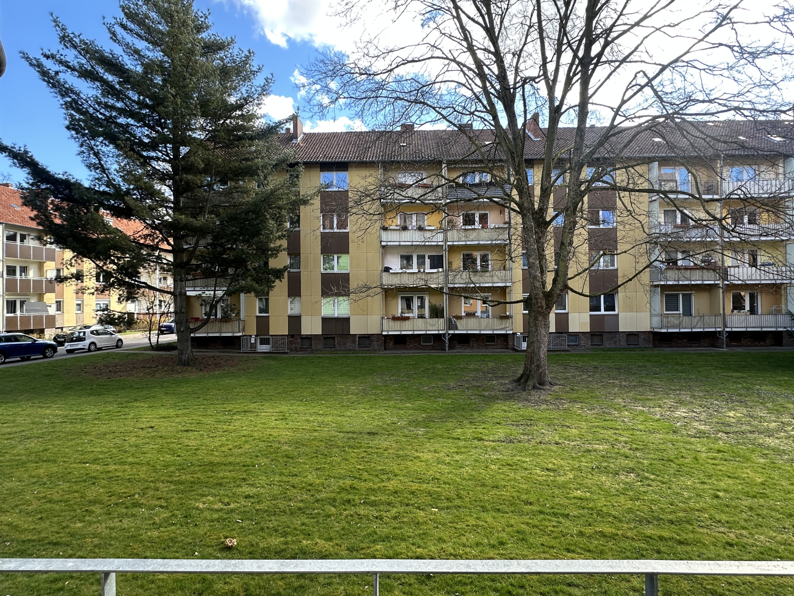 Aussicht Balkon - Aktuell Vermietete 2-Zimmerwohnung mit Balkon in Toplage am Moltkeplatz –
