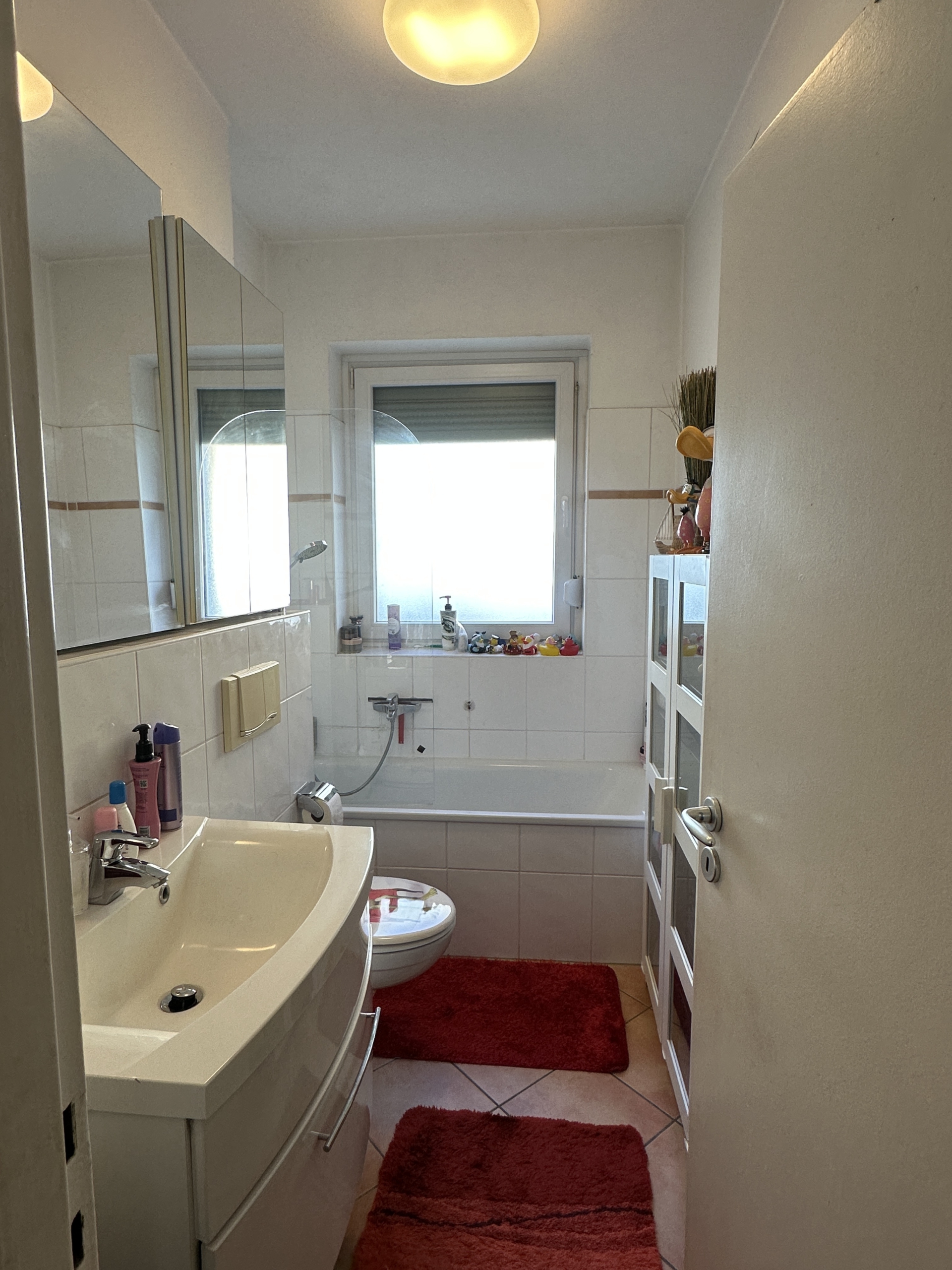 Badezimmer - Aktuell Vermietete 2-Zimmerwohnung mit Balkon in Toplage am Moltkeplatz –