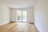 **Reserviert** 2-Zimmerwohnung mit Echtholzparkett, Balkon und Einbauküche in Bestlage Hannover - Wohnzimmer_