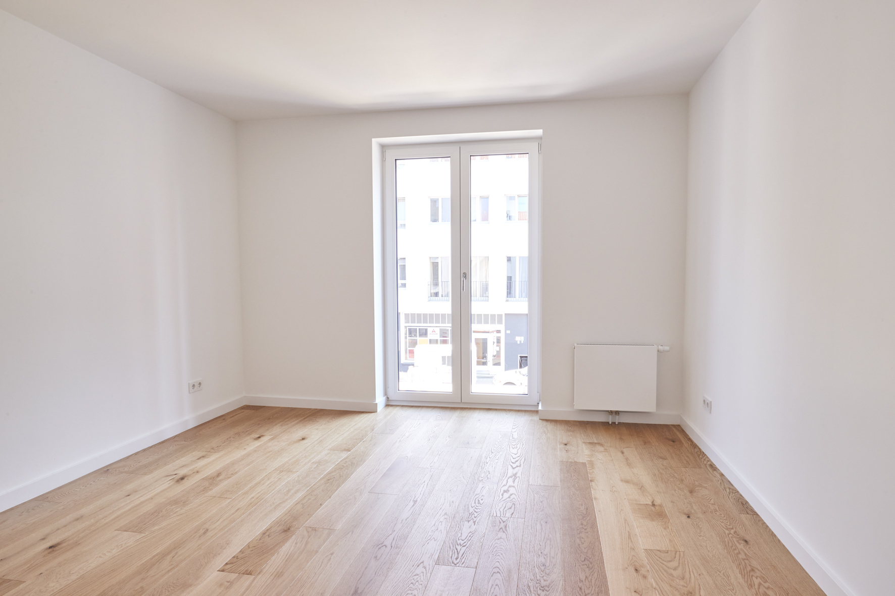 Schlafzimmer - **verkauft** 2-Zimmerwohnung mit Echtholzparkett, Balkon und Einbauküche in Bestlage Hannover