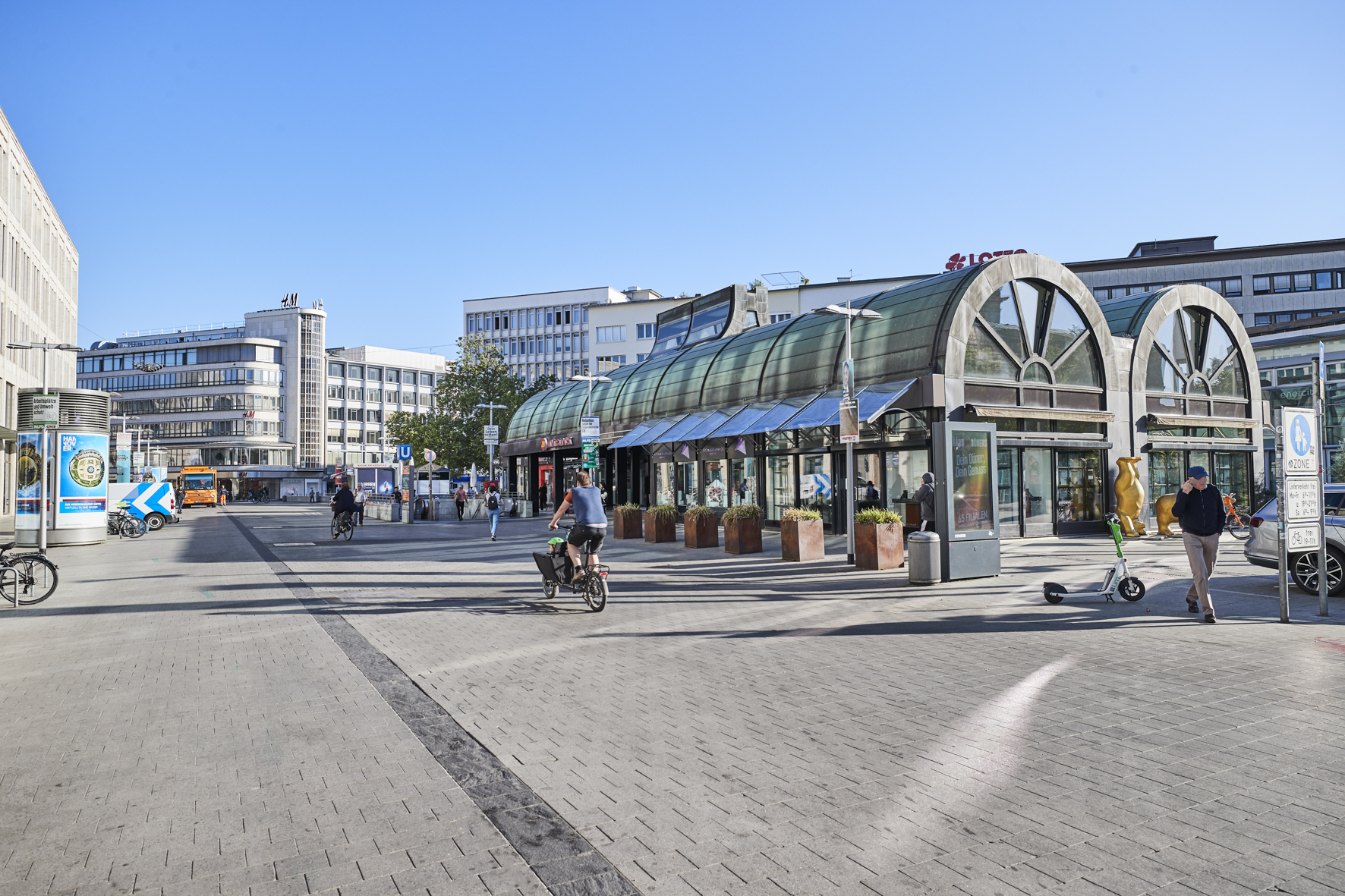 Umgebung_U-Bahnhof - **verkauft** 2-Zimmerwohnung mit Echtholzparkett, Balkon und Einbauküche in Bestlage Hannover