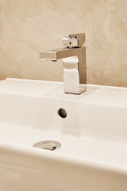 Badezimmer_Detail - **verkauft** 2-Zimmerwohnung mit Echtholzparkett, Balkon und Einbauküche in Bestlage Hannover