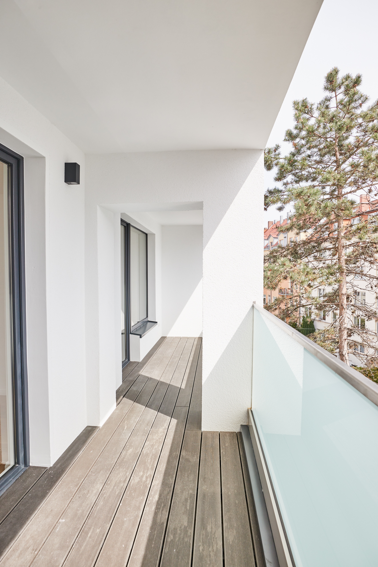 Terrasse_ - Erstbezug nach Sanierung – Zweizimmer mit großem Balkon und Einbauküche