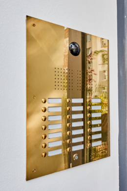 Video-Gegensprechanlage - Erstbezug nach Sanierung – Zweizimmer mit großem Balkon und Einbauküche