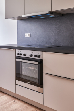 Einbauküche_ - Erstbezug nach Sanierung – Zweizimmer mit großem Balkon und Einbauküche