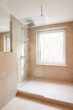 Traumapartment mit Einbauküche und Tageslichtbad in vollsaniertem Mehrfamilienhaus - Walk-IN Dusche