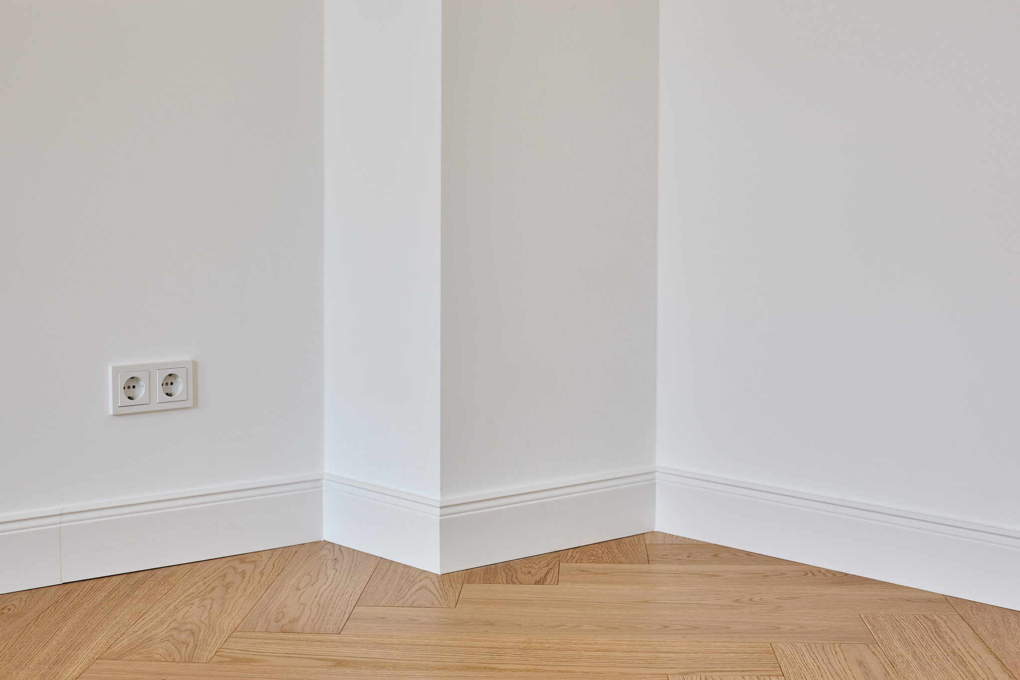 Fußbodenleiste - Details - Vollsanierte Altbauwohnung mit zwei Balkons und Einbauküche in Bestlage Hannover List