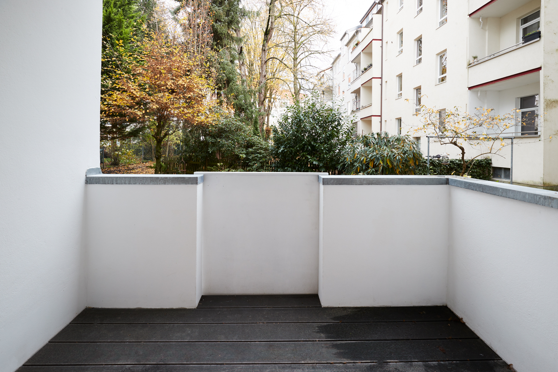 Balkon - Hochwertigste Eigentumswohnung im vollsaniertem Haus – 3-Zimmer mit Balkon-Zugang zum Garten