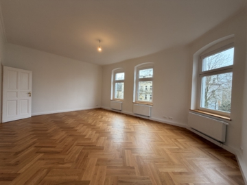 Wohnzimmer_ - 4 Zimmerwohnung zum Erstbezug nach Sanierung – Altbaucharme trifft modernen Wohnkomfort mit Balkon