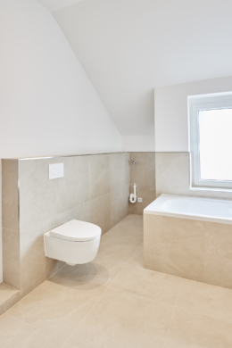 Badezimmer_ - Hannover Linden – 2,5-Zimmerwohnung mit Einbauküche und Luxusausstattung