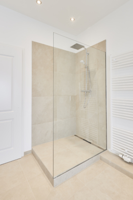 Walk In Dusche - Hannover Linden – 2,5-Zimmerwohnung mit Einbauküche und Luxusausstattung