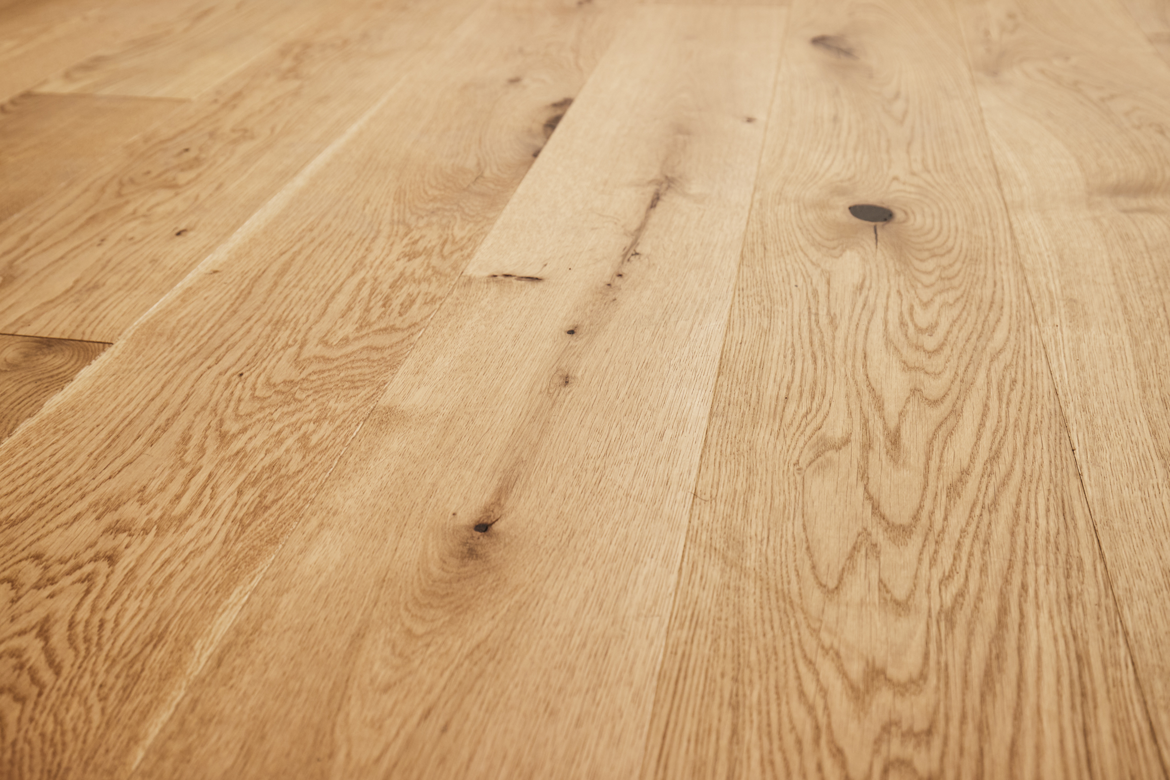 Echtholzboden - Hannover Linden – 2,5-Zimmerwohnung mit Einbauküche und Luxusausstattung