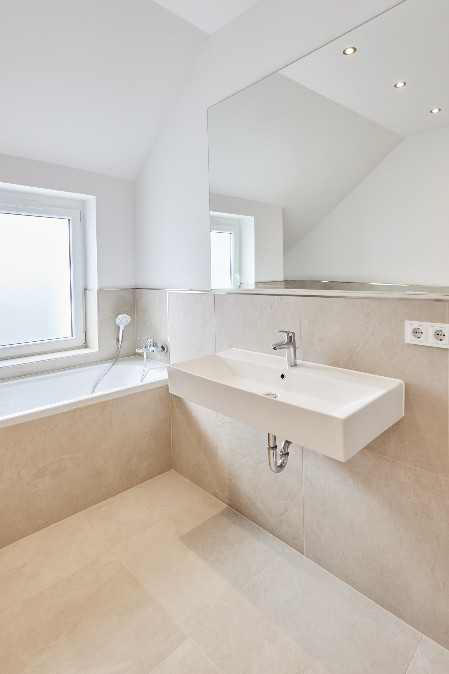 Detail_Badezimmer_5 - Hannover Linden – 2,5-Zimmerwohnung mit Einbauküche und Luxusausstattung