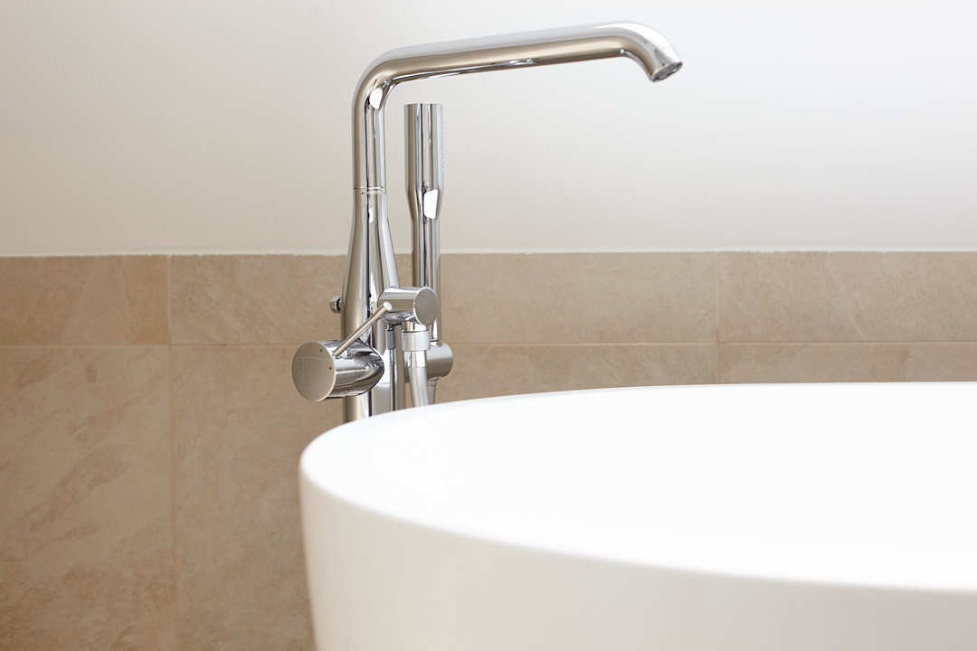 Detail Badewanne - Sanierte 4-Zimmer Dachgeschosswohnung zum Erstbezug