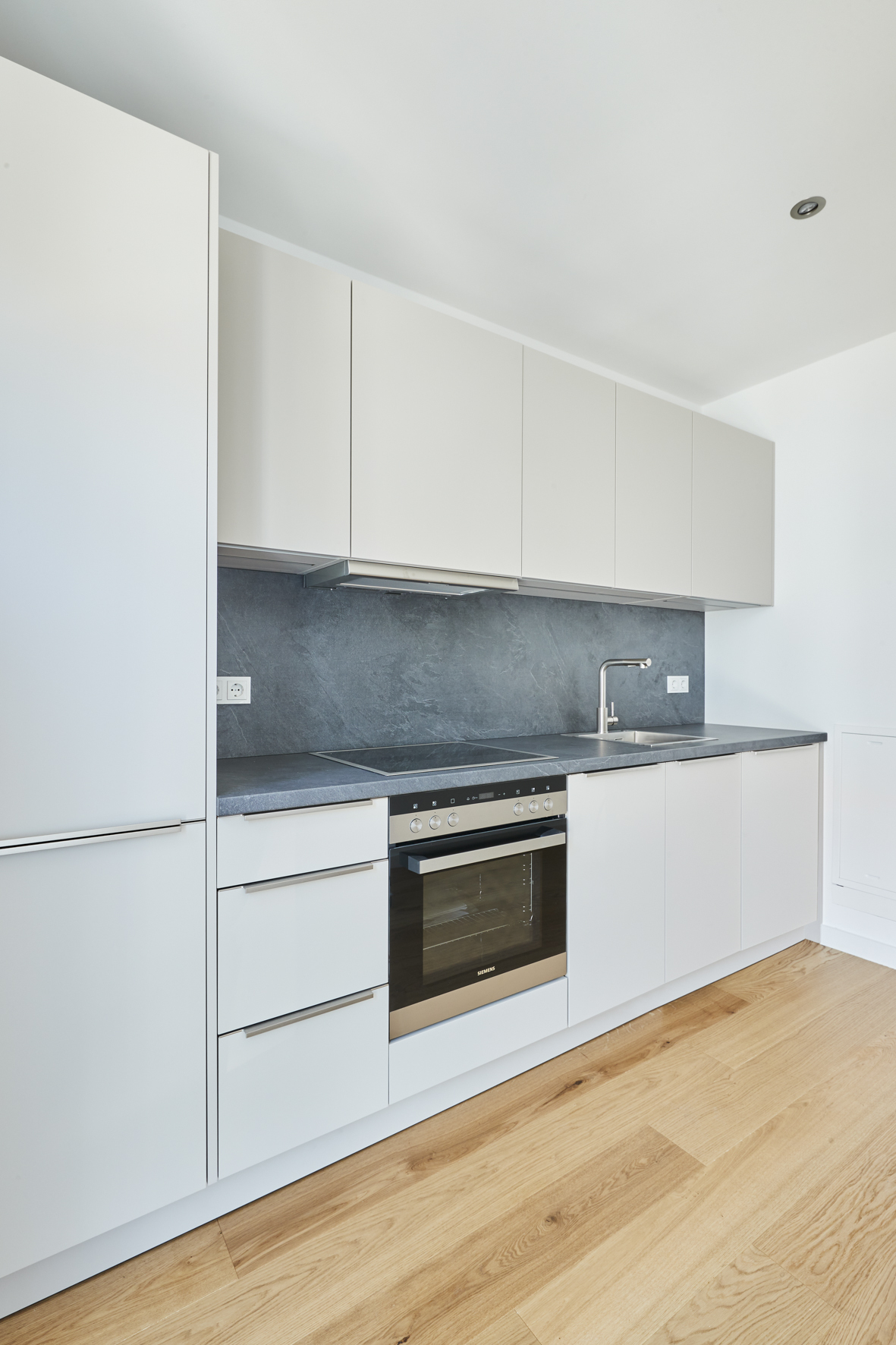 Einbauküche_1 - Traumhafte Hochparterre Wohnung mit Garten und Einbauküche in Bestlage Hannover Mitte