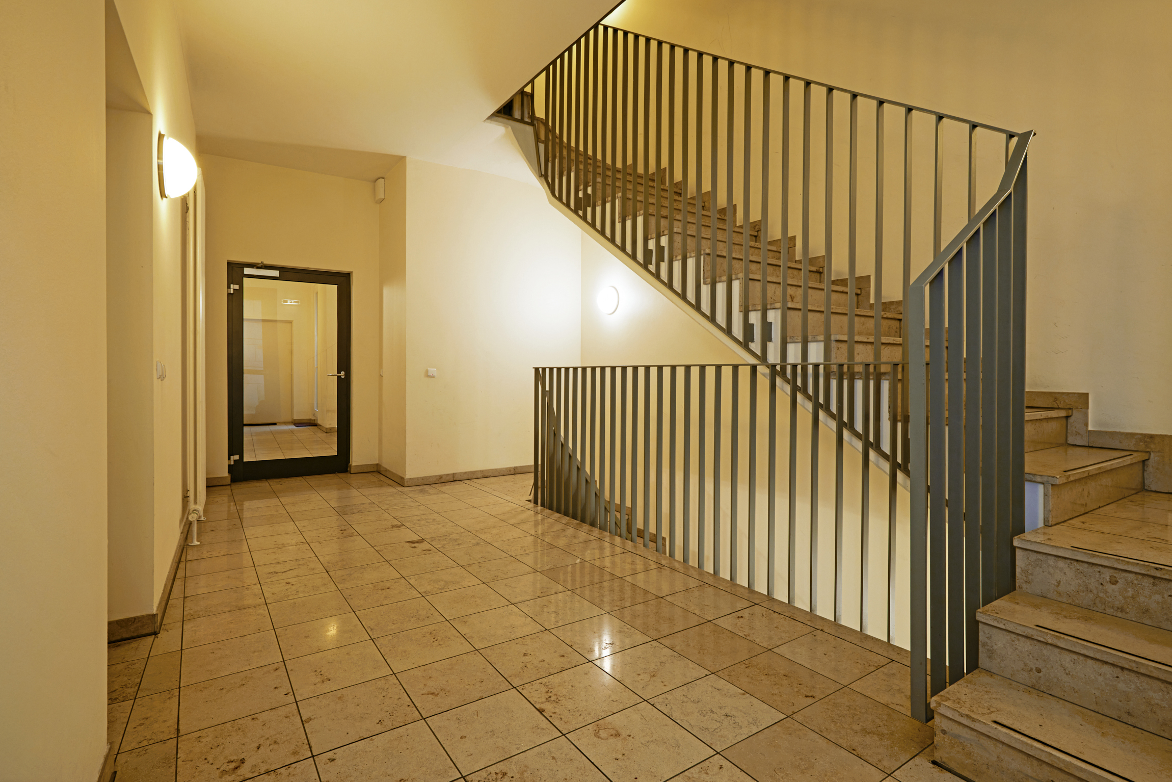 Treppenhaus - Lichtdurchflutete Penthouse Wohnung in Bestlage Berlin Tiergarten