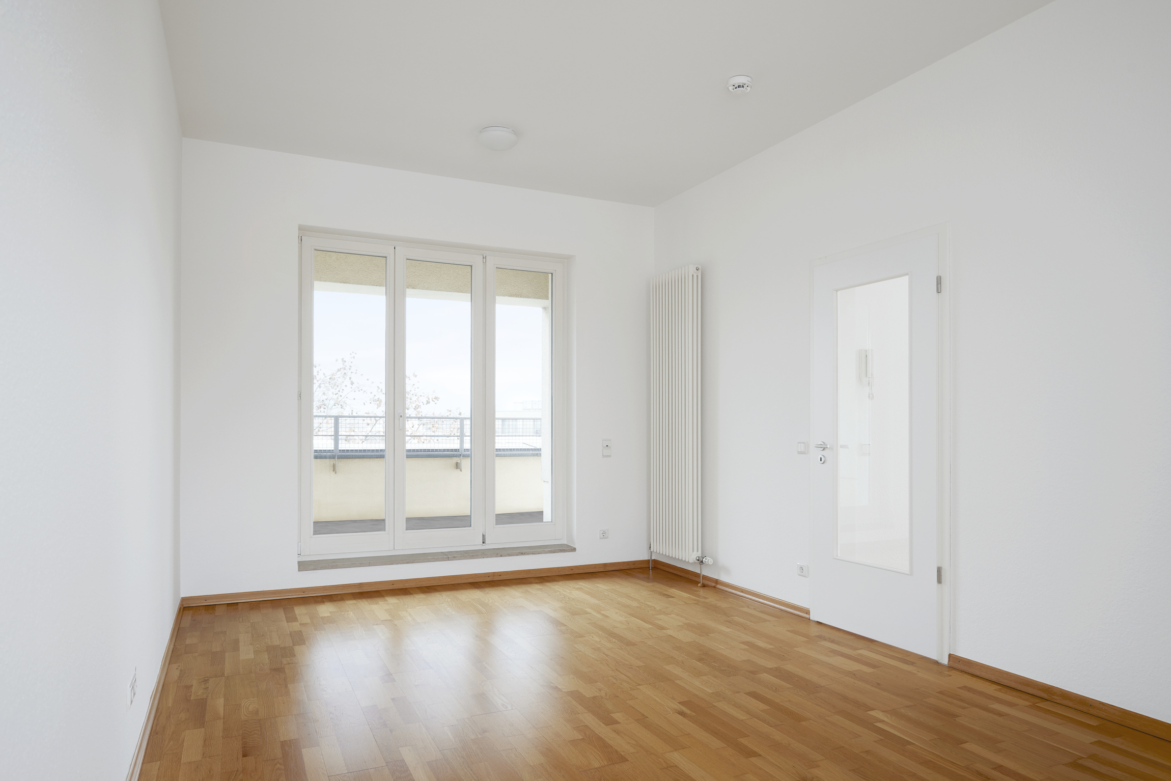 Obergeschoss-Schlafzimmer mit Zugang zur Terrasse - Lichtdurchflutete Penthouse Wohnung in Bestlage Berlin Tiergarten