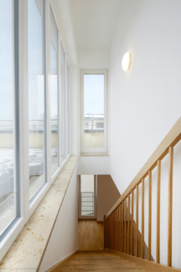 Treppe zum Untergeschoss_ - Lichtdurchflutete Penthouse Wohnung in Bestlage Berlin Tiergarten