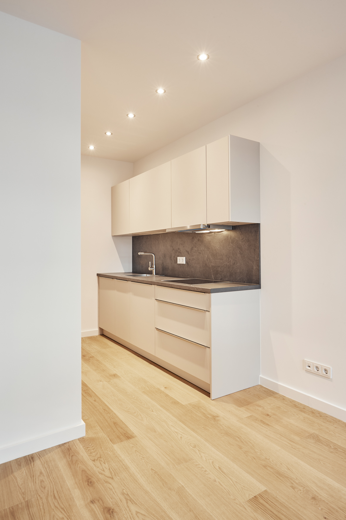 Küche - **RESERVIERT**Erstklassige 2-Zimmerwohnung mit Einbauküche in Bestlage Hannover