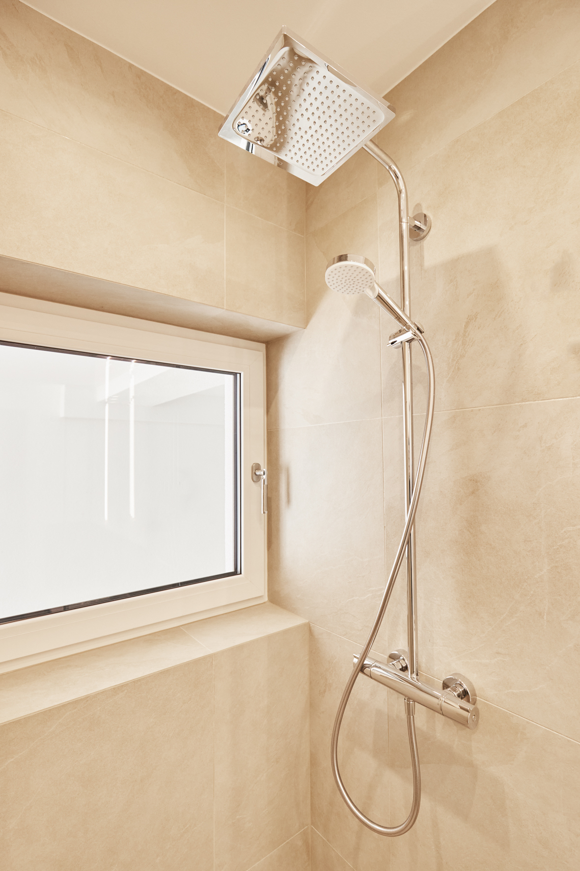 Badezimmer-Dusche - **RESERVIERT**Erstklassige 2-Zimmerwohnung mit Einbauküche in Bestlage Hannover