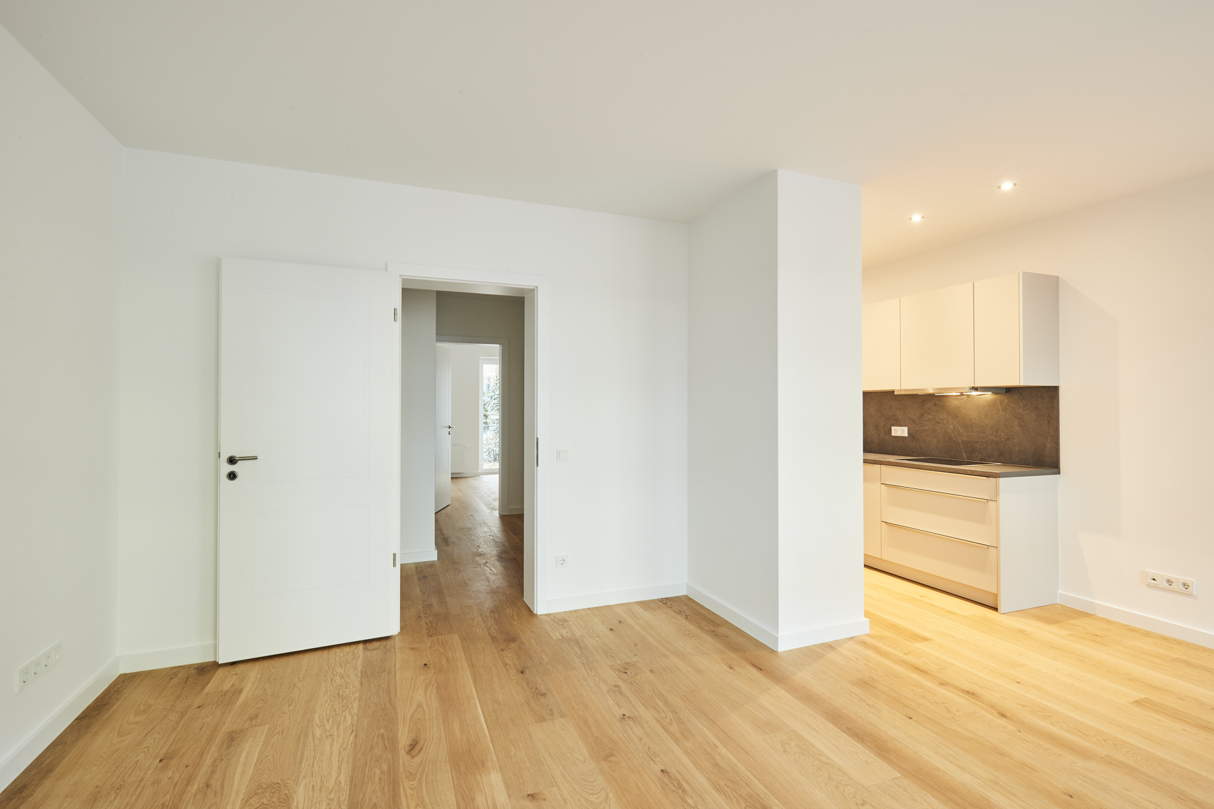 Wohn-Esszimmer - **RESERVIERT**Erstklassige 2-Zimmerwohnung mit Einbauküche in Bestlage Hannover