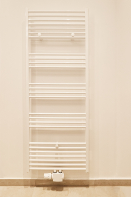 Badezimmer-Detail_HK - **RESERVIERT**Erstklassige 2-Zimmerwohnung mit Einbauküche in Bestlage Hannover