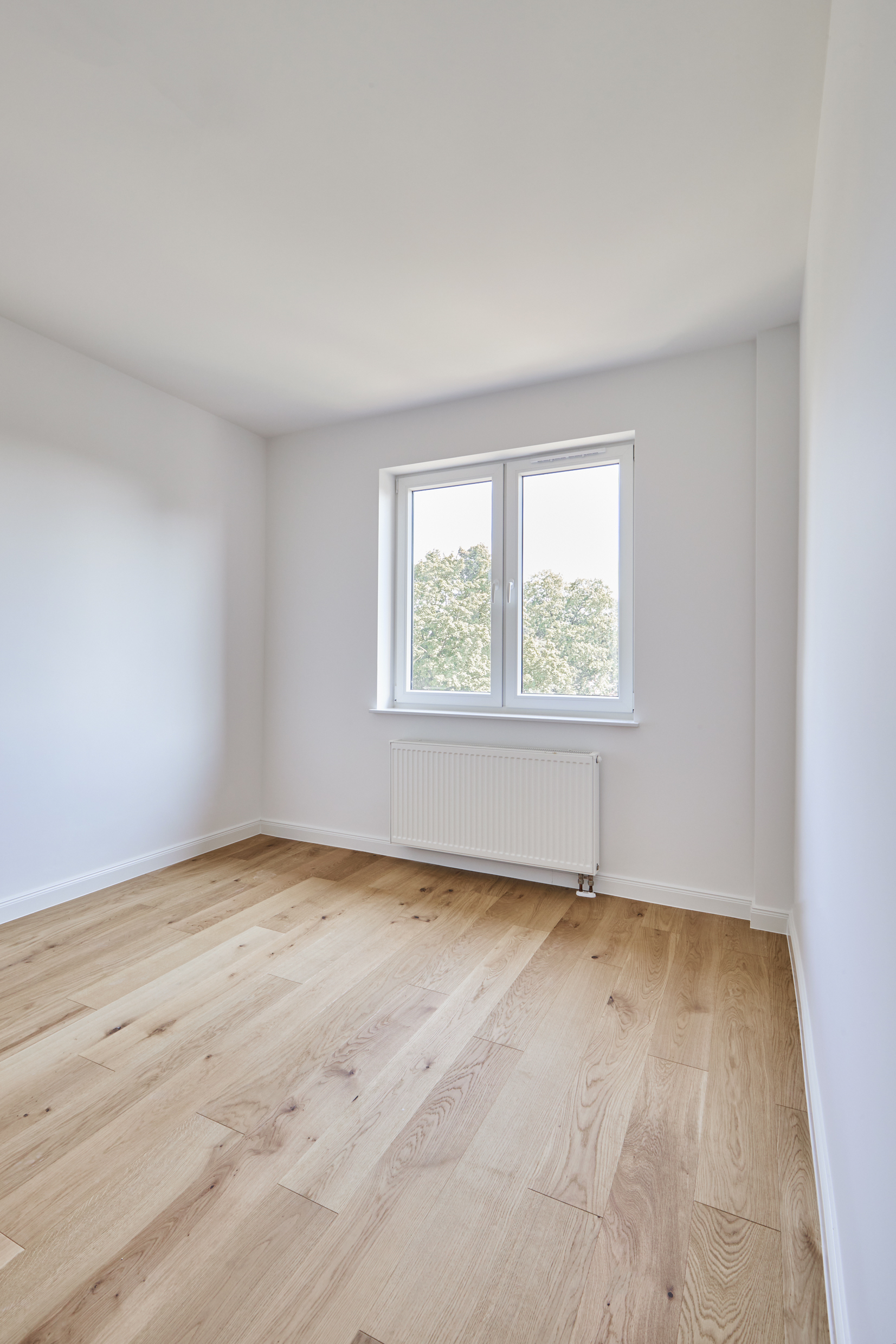 Schlafzimmer - Sanierte 4-Zimmer Maisonette Wohnung mit zwei Bädern mit Fenster und Balkon