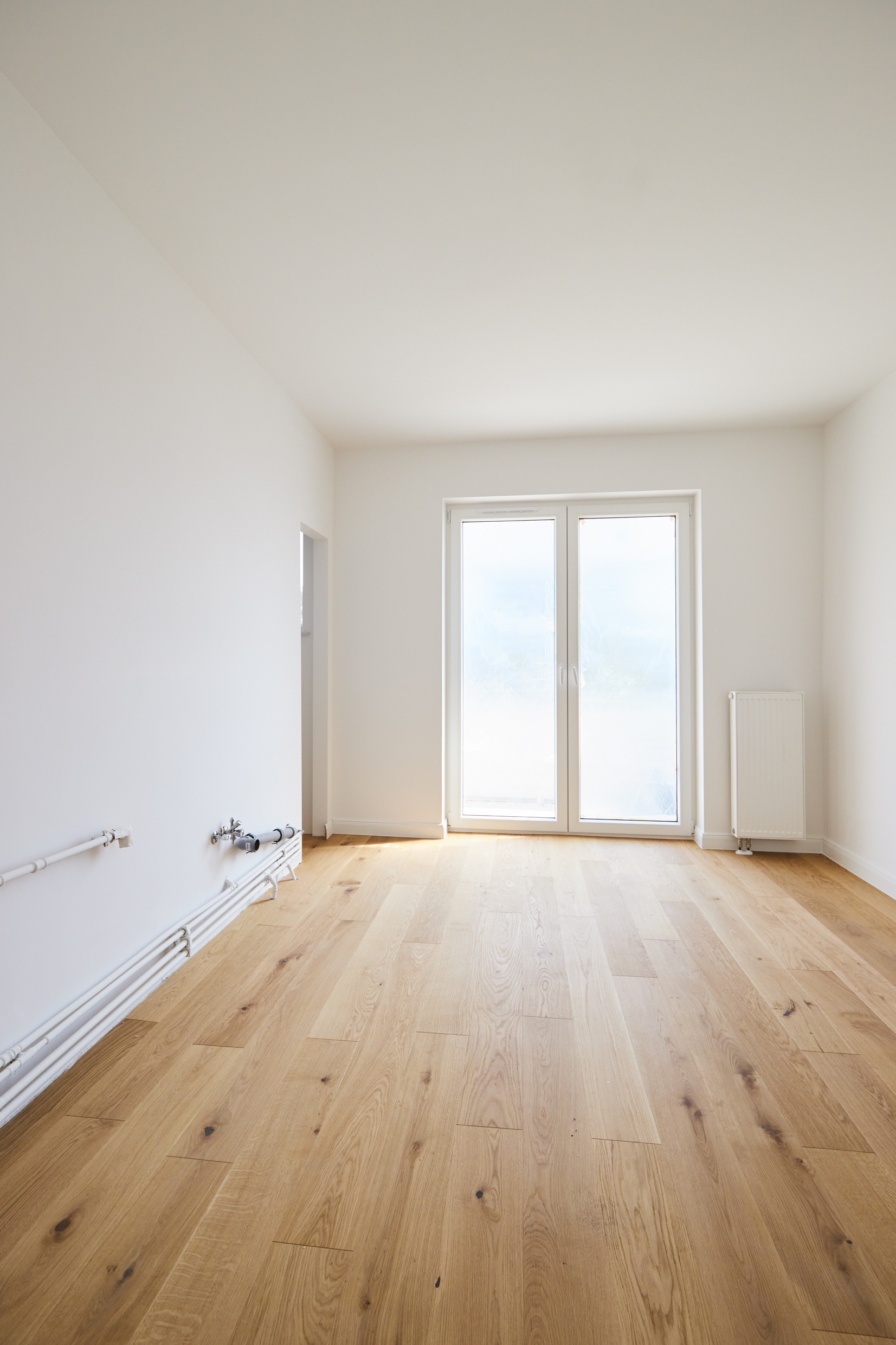 Küche mit Zugang zum Balkon - Sanierte 4-Zimmer Maisonette Wohnung mit zwei Bädern mit Fenster und Balkon