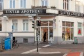 Vollsanierte 2-Zimmerwohnung mit hochwertiger Einbauküche inkl. Elektrogeräte - Umgebung - Apotheke
