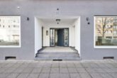 Vollsanierte 2-Zimmerwohnung mit hochwertiger Einbauküche inkl. Elektrogeräte - Hauseingang-Front