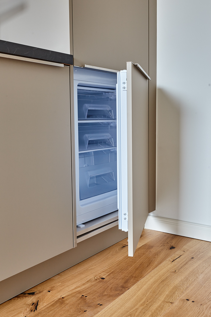 Küche-Tiefkühlschrank - Vollsanierte 2-Zimmerwohnung mit hochwertiger Einbauküche inkl. Elektrogeräte