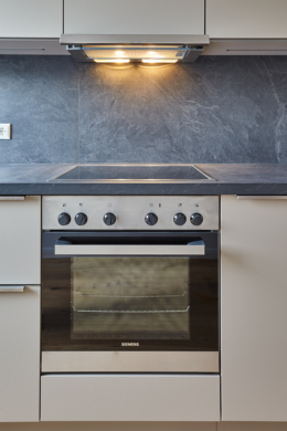 Küche-Backofen - Vollsanierte 2-Zimmerwohnung mit hochwertiger Einbauküche inkl. Elektrogeräte