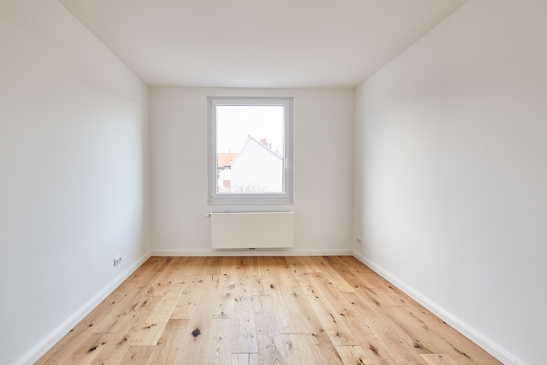 Schlafzimmer - Vollsanierte 2-Zimmerwohnung mit hochwertiger Einbauküche inkl. Elektrogeräte