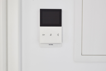 Video-Gegensprechanlage - Vollsanierte 2-Zimmerwohnung mit hochwertiger Einbauküche inkl. Elektrogeräte