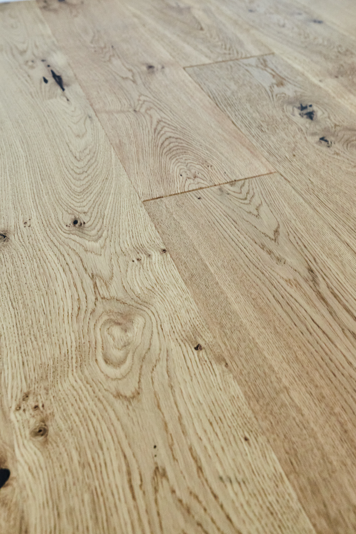 Echtholzboden - Vollsanierte 2-Zimmerwohnung mit hochwertiger Einbauküche inkl. Elektrogeräte