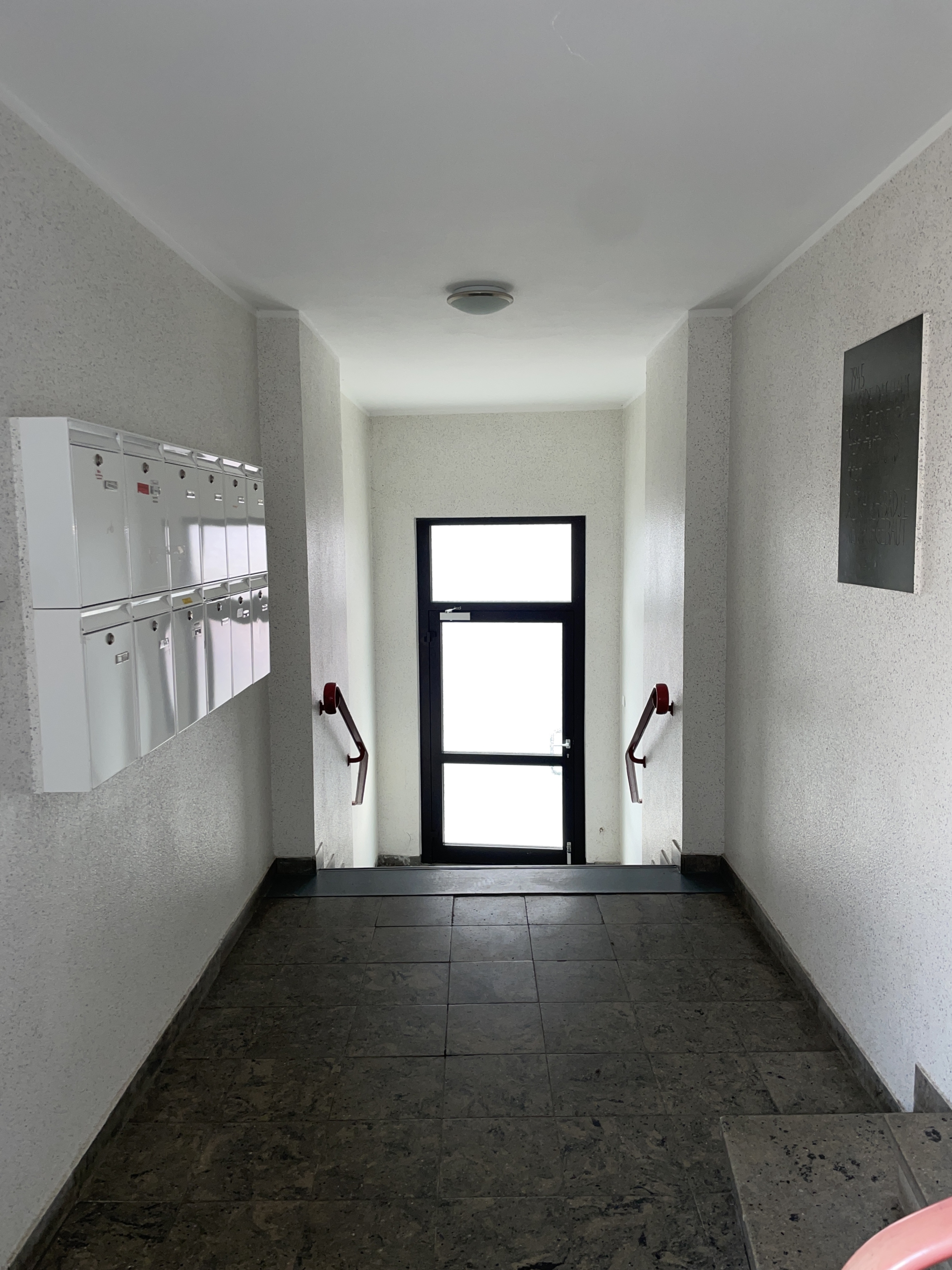 Treppenhaus-Ausgang - **Verkauft**Wohn- und Geschäftshaus in bester Lage in Hildesheim