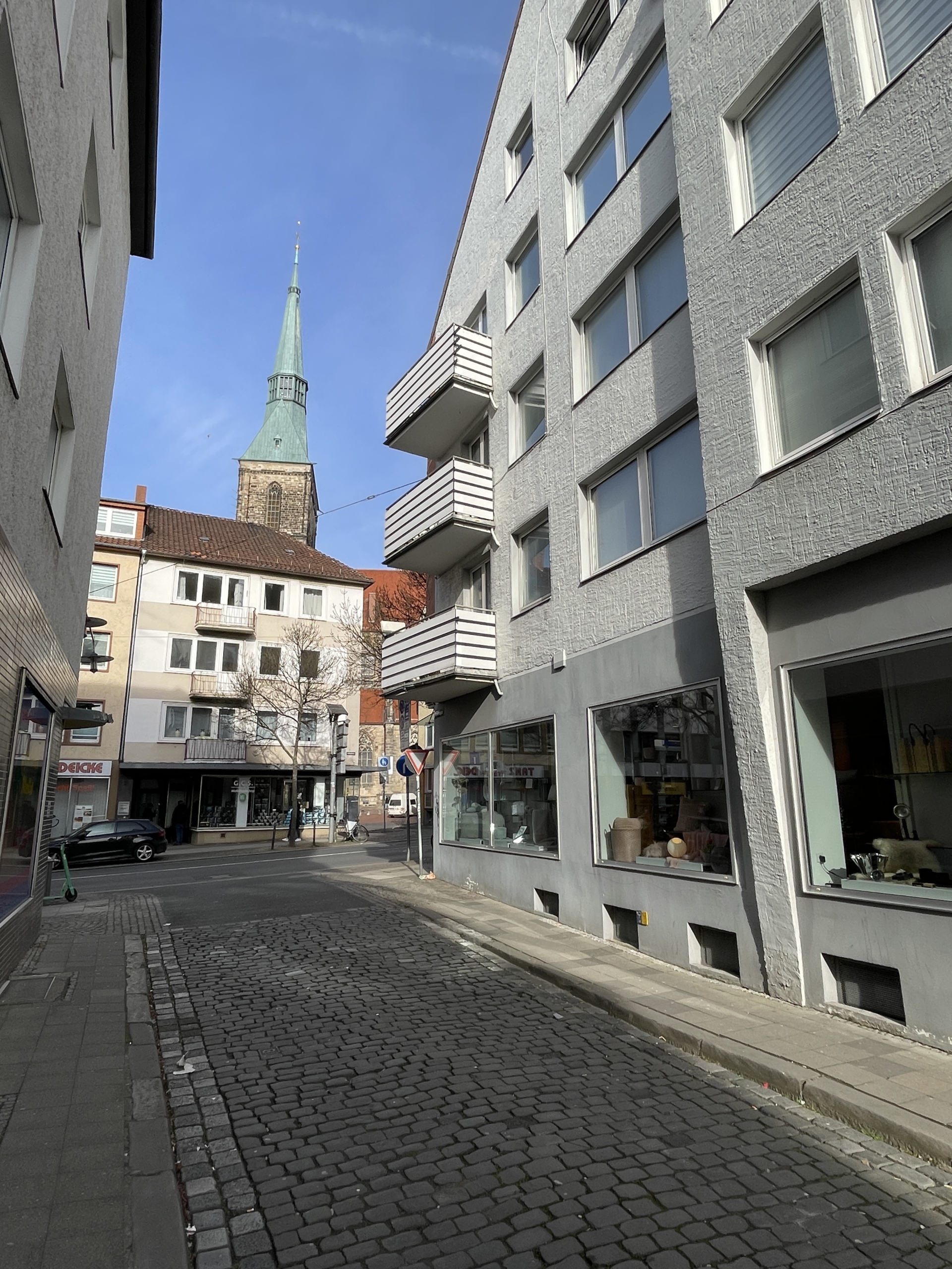 Blick auf die Andreaskirche - **Verkauft**Wohn- und Geschäftshaus in bester Lage in Hildesheim