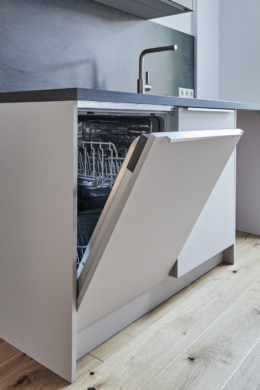 Küche-Detail_ - Aufwendig sanierte 2-Zimmerwohnung mit großem Balkon und Einbauküche