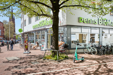 Umgebung-Einkaufen - Aufwendig sanierte 2-Zimmerwohnung mit großem Balkon und Einbauküche